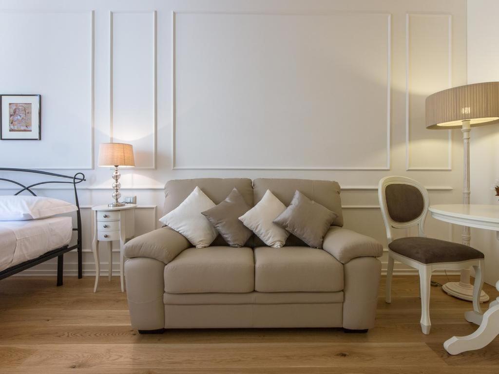Dei Poeti & Bed and breakfast 3*